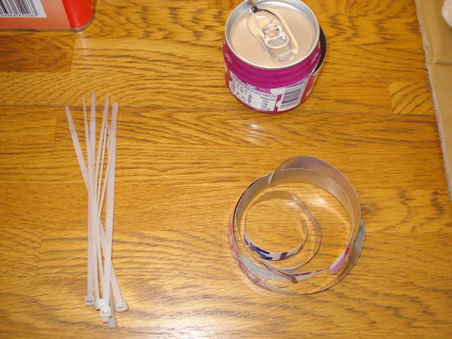 空き缶でピストンリングコンプレッサー