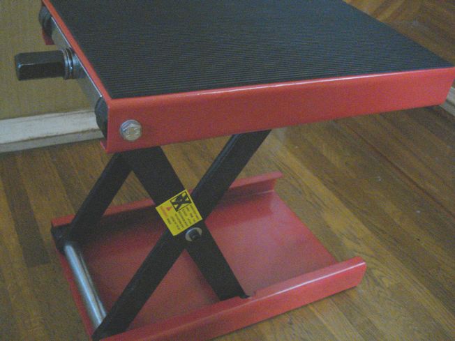 バイクリフトジャッキ 結構上げてみる