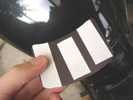 両面テープを貼る