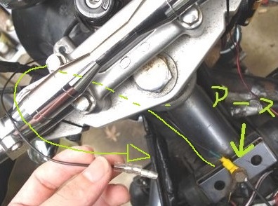 インジケータのマイナスの車体アース