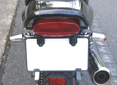 リア LEDウィンカー長すぎ