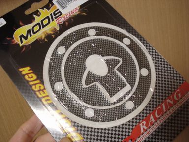 マッドマックス タンクキャップカバー　カーボン調