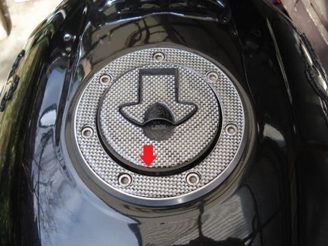 マッドマックス タンクキャップカバー 内側小さい