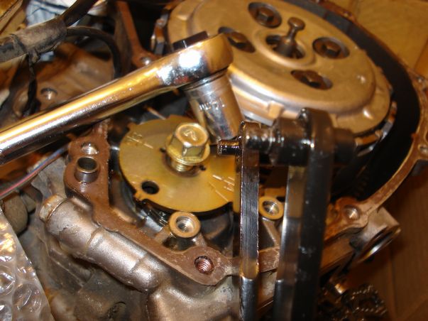 外れたパルシングローターのボルト