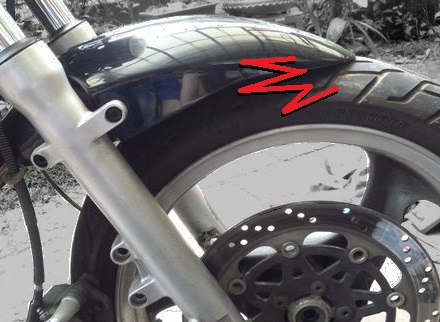 フェンダーに干渉するホイール