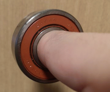 ガタ付くベアリング