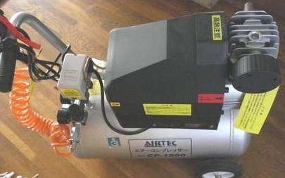 洗浄に使用する エアーコンプレッサー