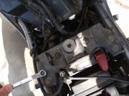 ブラケットを外す