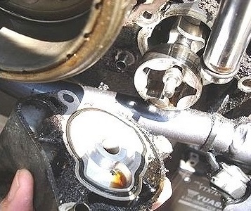 ウォーターポンプボディ外れる