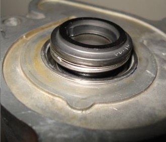 メカニカルシール圧入完了