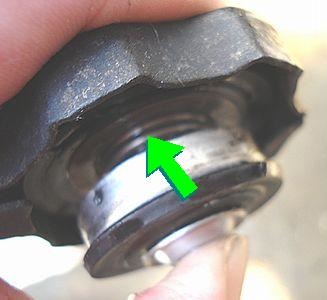 ラジエーターキャップ加圧弁