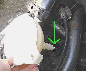 クーラント入れるため漏斗を使用