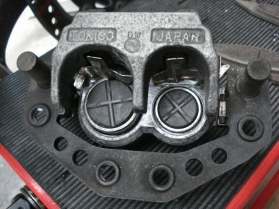 キャリパー組み立て