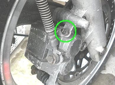 キャリパーブリーダー