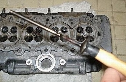 たこ棒にバルブを引っ付ける