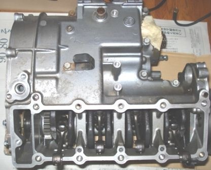 クランクケース上部ボルト