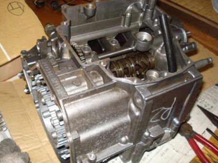 クランクケース組み終え