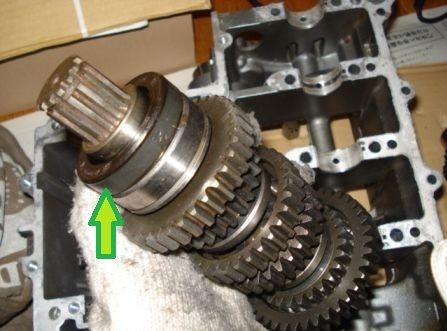 クランクケースの中身 ゴム系の部品