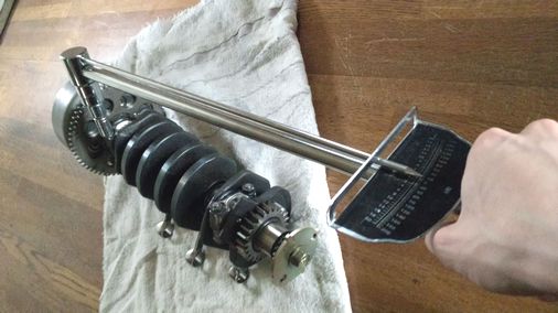 コンロッドナットを締める