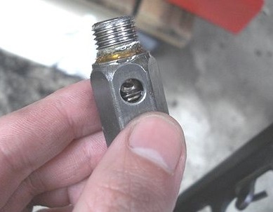 リリーフバルブ