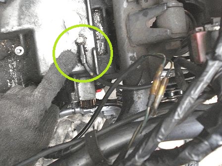 コード、コネクターを外す