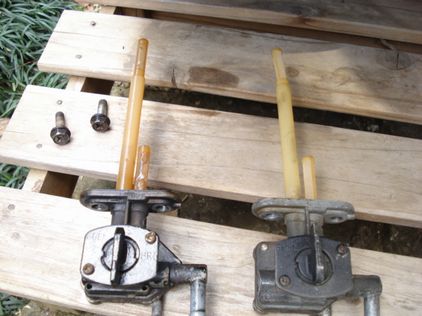 フューエルコック2つ