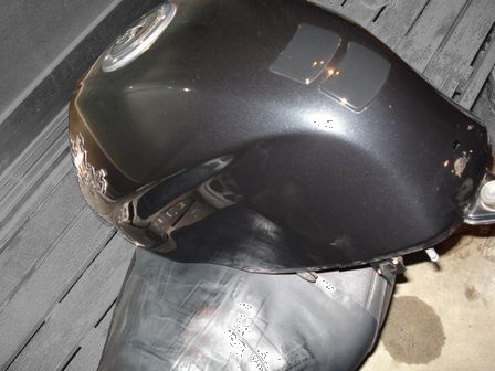 タンクを傾ける