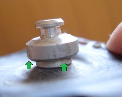 フューエルコック本体の摩耗した部分