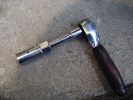 ディープソケットと延長ソケット、ラチェットレンチ