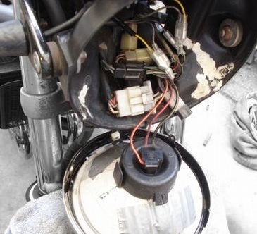 ヘッドライト 外れる