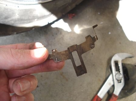 ブレーキキャリパーのスプリング