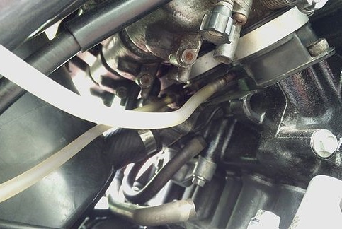 バキュームゲージのホース装着