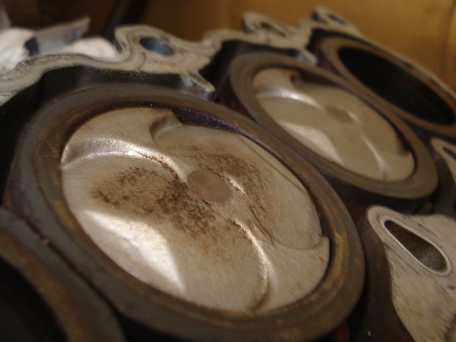 シリンダーに装着されたピストン